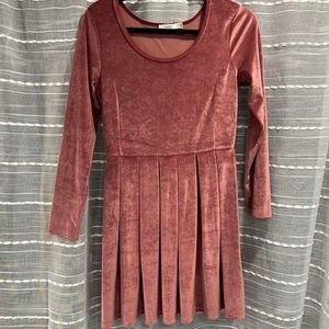 Aritzia - Talula Lambeth Velvet Dusty Rose Pink Dress